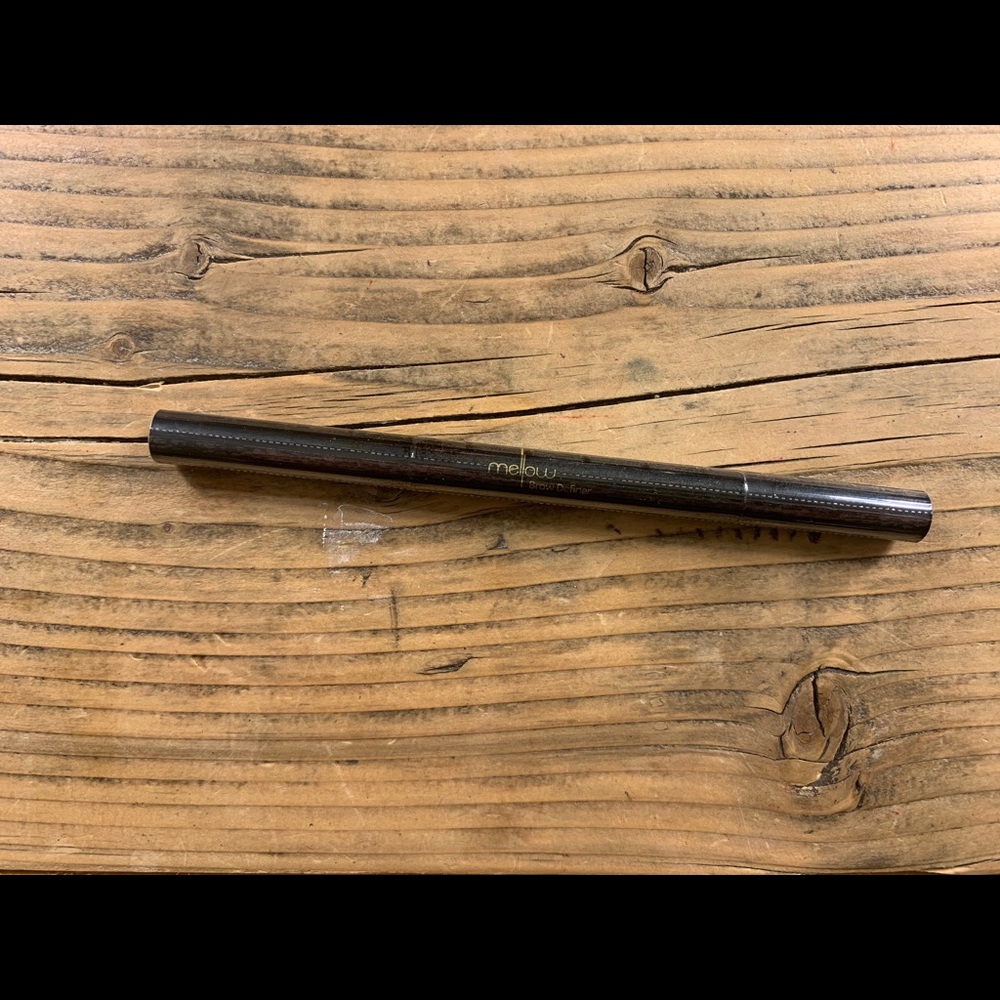 Mellow Brow Definer in Taupe